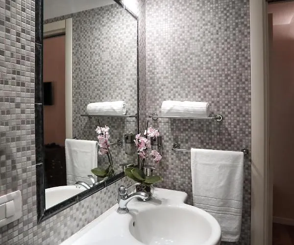 Elegant - Roma